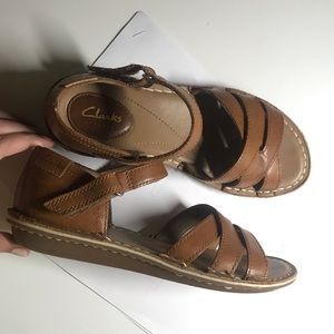 EUC Clarks Artisan Sandals 6